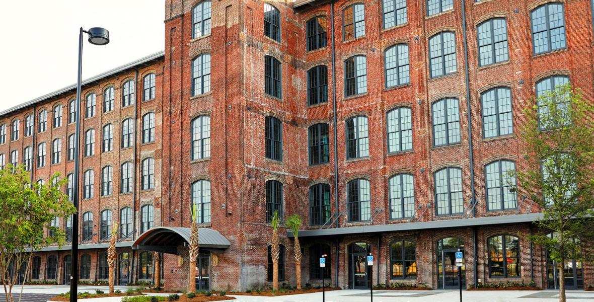 showcase-lg-cigar-factory